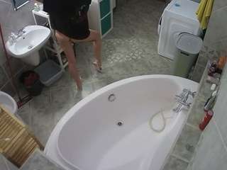 voyeurcam-julmodels-bath-1st-1