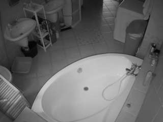 voyeurcam-julmodels-bath-1st-1 webcam model