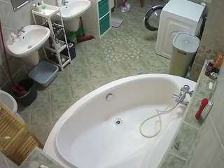 voyeurcam-julmodels-bath-1st-1