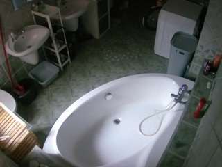 voyeurcam-julmodels-bath-1st-1