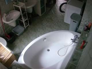 voyeurcam-julmodels-bath-1st-1