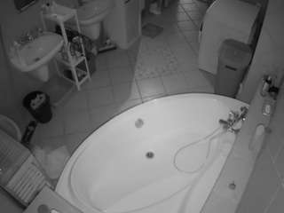voyeurcam-julmodels-bath-1st-1 webcam model