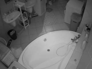 voyeurcam-julmodels-bath-1st-1 webcam model