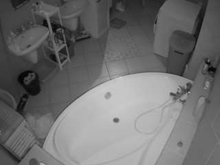 voyeurcam-julmodels-bath-1st-1 webcam model