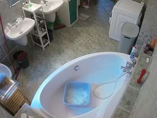 voyeurcam-julmodels-bath-1st-1 webcam model