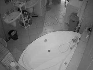 voyeurcam-julmodels-bath-1st-1's CamSoda show and profile