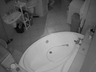 voyeurcam-julmodels-bath-1st-1 webcam