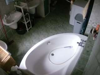 voyeurcam-julmodels-bath-1st-1