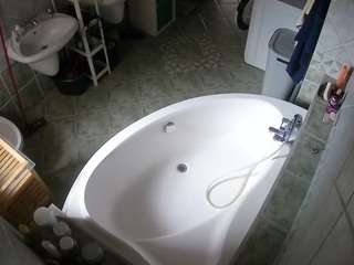 voyeurcam-julmodels-bath-1st-1