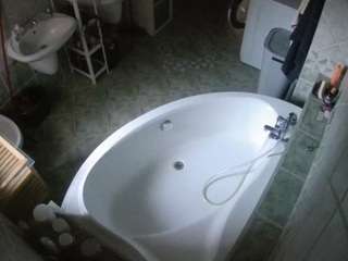 voyeurcam-julmodels-bath-1st-1
