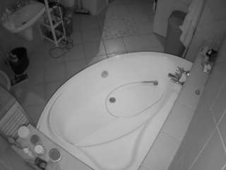 voyeurcam-julmodels-bath-1st-1 webcam