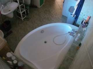 voyeurcam-julmodels-bath-1st-1 webcam