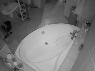 voyeurcam-julmodels-bath-1st-1 webcam