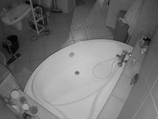 voyeurcam-julmodels-bath-1st-1 webcam