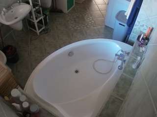 voyeurcam-julmodels-bath-1st-1 webcam