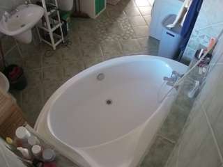 voyeurcam-julmodels-bath-1st-1