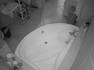 voyeurcam-julmodels-bath-1st-1's CamSoda show and profile