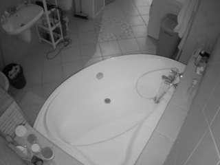 voyeurcam-julmodels-bath-1st-1 webcam