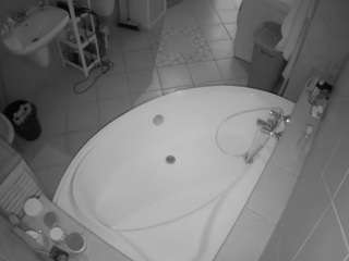 voyeurcam-julmodels-bath-1st-1 webcam
