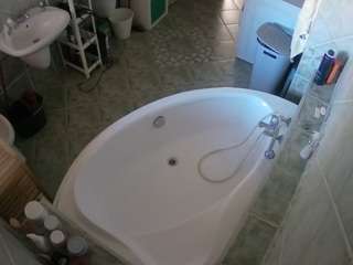 voyeurcam-julmodels-bath-1st-1