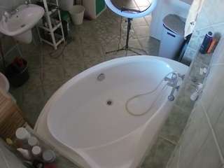 voyeurcam-julmodels-bath-1st-1 webcam