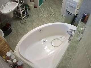 voyeurcam-julmodels-bath-1st-1 webcam