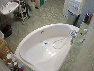 voyeurcam-julmodels-bath-1st-1 webcam