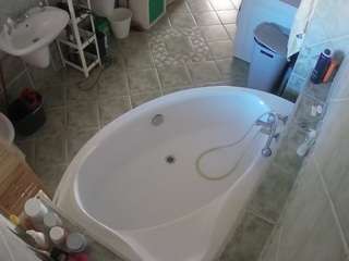 voyeurcam-julmodels-bath-1st-1 webcam