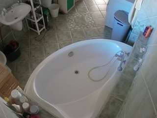 voyeurcam-julmodels-bath-1st-1