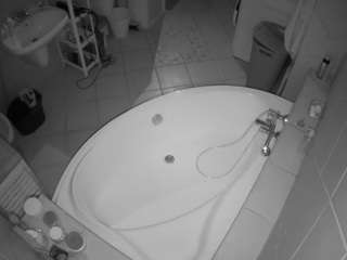 voyeurcam-julmodels-bath-1st-1 webcam