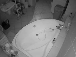 voyeurcam-julmodels-bath-1st-1, female webcam model,  years old, on live webcam