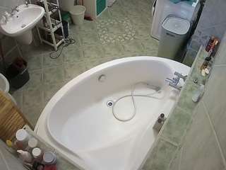 voyeurcam-julmodels-bath-1st-1