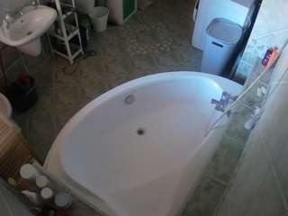 voyeurcam-julmodels-bath-1st-1