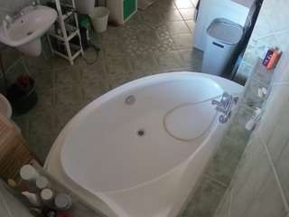 voyeurcam-julmodels-bath-1st-1 webcam