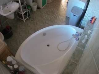 voyeurcam-julmodels-bath-1st-1