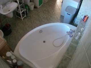 voyeurcam-julmodels-bath-1st-1