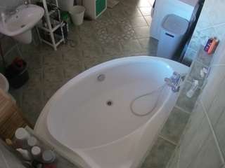 voyeurcam-julmodels-bath-1st-1
