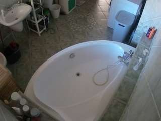 voyeurcam-julmodels-bath-1st-1