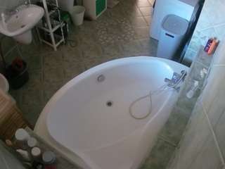 voyeurcam-julmodels-bath-1st-1