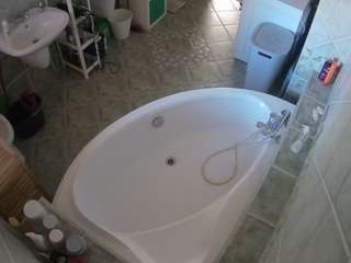 voyeurcam-julmodels-bath-1st-1