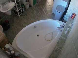 voyeurcam-julmodels-bath-1st-1