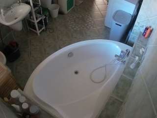 voyeurcam-julmodels-bath-1st-1 webcam model