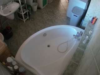 voyeurcam-julmodels-bath-1st-1