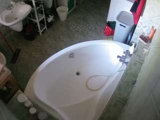 voyeurcam-julmodels-bath-1st-1's CamSoda show and profile