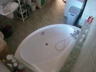 voyeurcam-julmodels-bath-1st-1