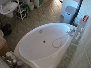 voyeurcam-julmodels-bath-1st-1