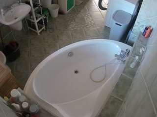 voyeurcam-julmodels-bath-1st-1 webcam model