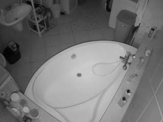 voyeurcam-julmodels-bath-1st-1 webcam