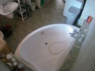 voyeurcam-julmodels-bath-1st-1 live cam profile