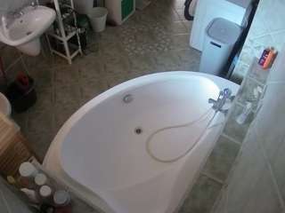 voyeurcam-julmodels-bath-1st-1's CamSoda show and profile